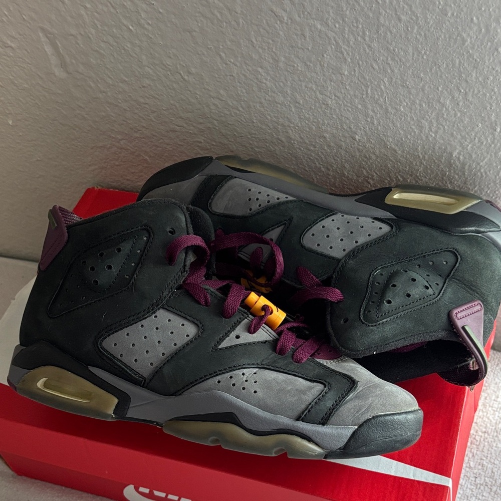 Nike Kids Black and Purple Sneakers